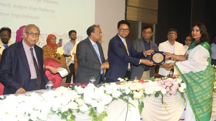 উচ্চশিক্ষায় স্যাটেলাইট টিভি চালুর পরিকল্পনা ইউজিসির