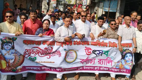 প্রধানমন্ত্রীর কাছে সব ধর্মের মানুষ সমান