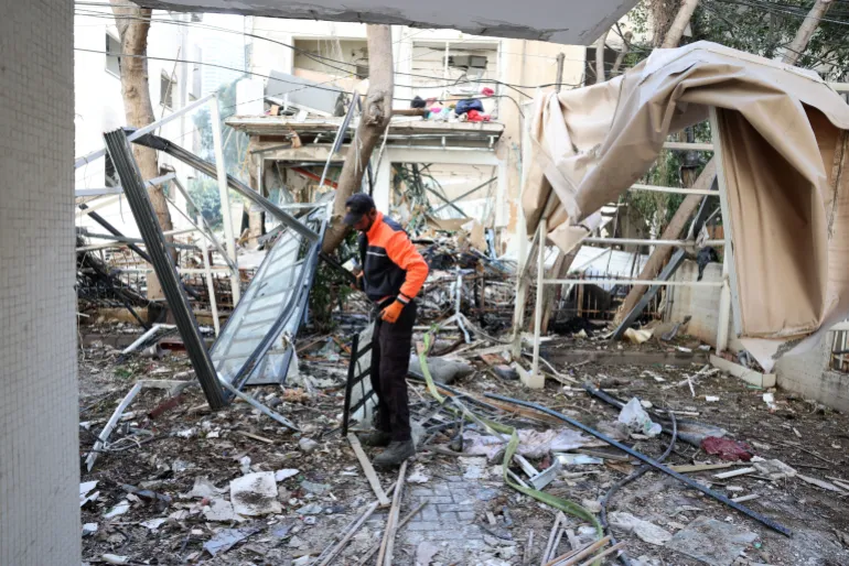 তেলআবিবে ইরানের হামলায় ক্ষতিগ্রস্ত ৪০ ভবন