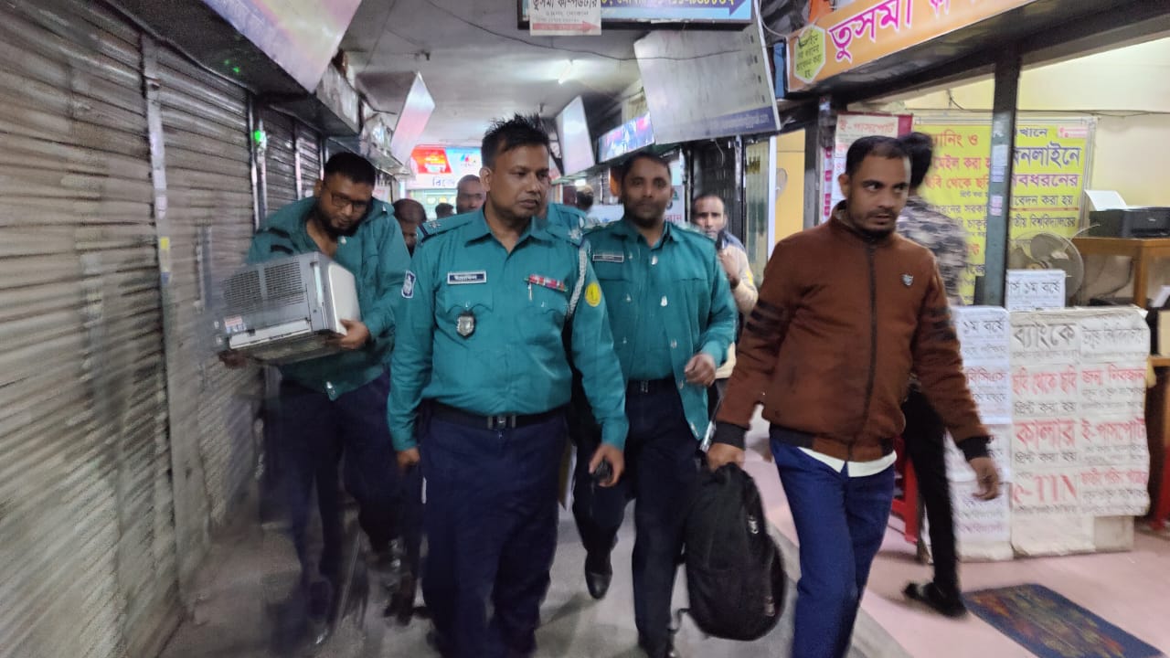 সিলেটে সরকারবিরোধী লিফলেট তৈরিকালে আটক ২