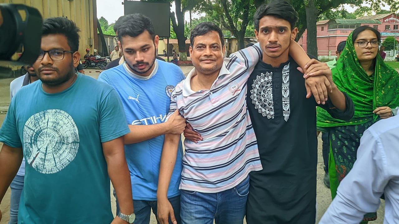 জামিনে মুক্ত রোকেয়া বিশ্ববিদ্যালয়ের সেই শিক্ষক