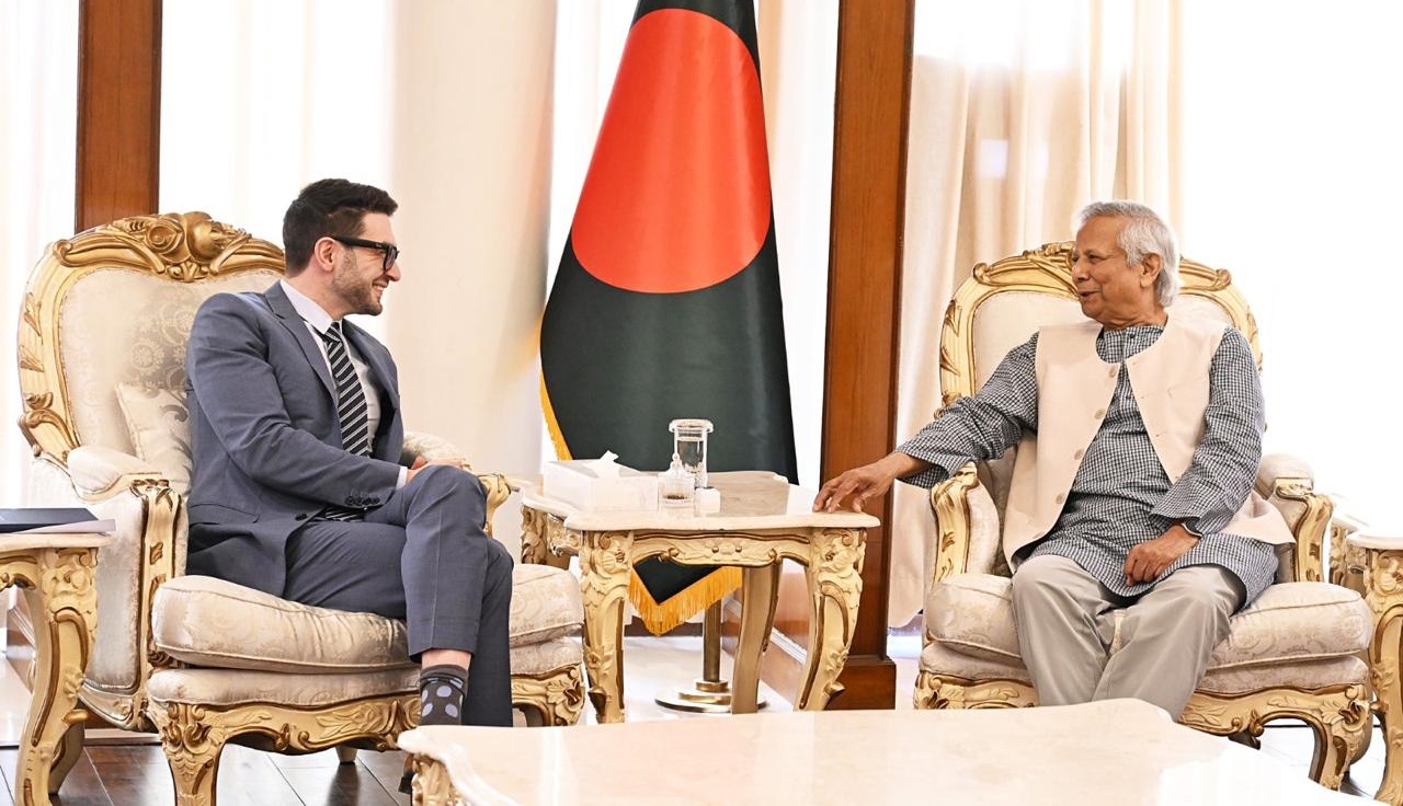 গণমাধ্যম নজিরবিহীন স্বাধীনতা ভোগ করছে: প্রধান উপদেষ্টা