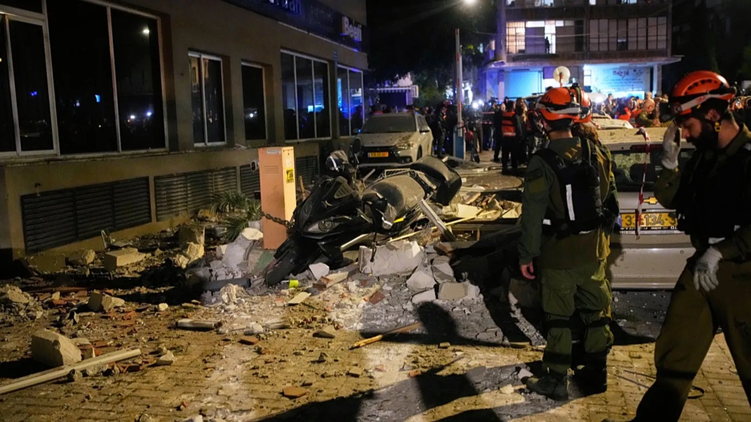 ইরানের ক্ষেপণাস্ত্র হামলায় ৩ ফিলিস্তিনি নারীসহ নিহত ৪