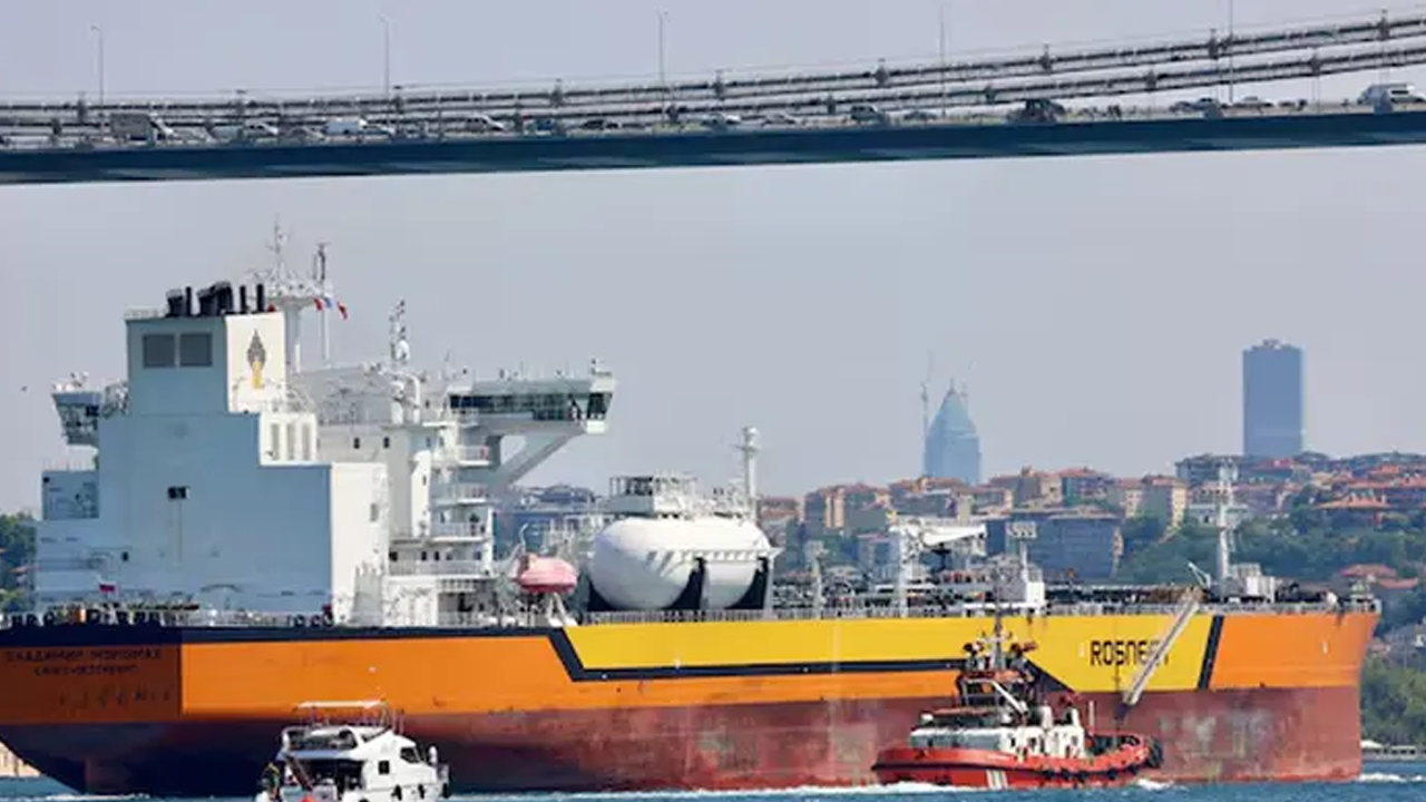 ইরানের যুদ্ধে রাশিয়ার তেল রপ্তানি আয় দ্বিগুণ