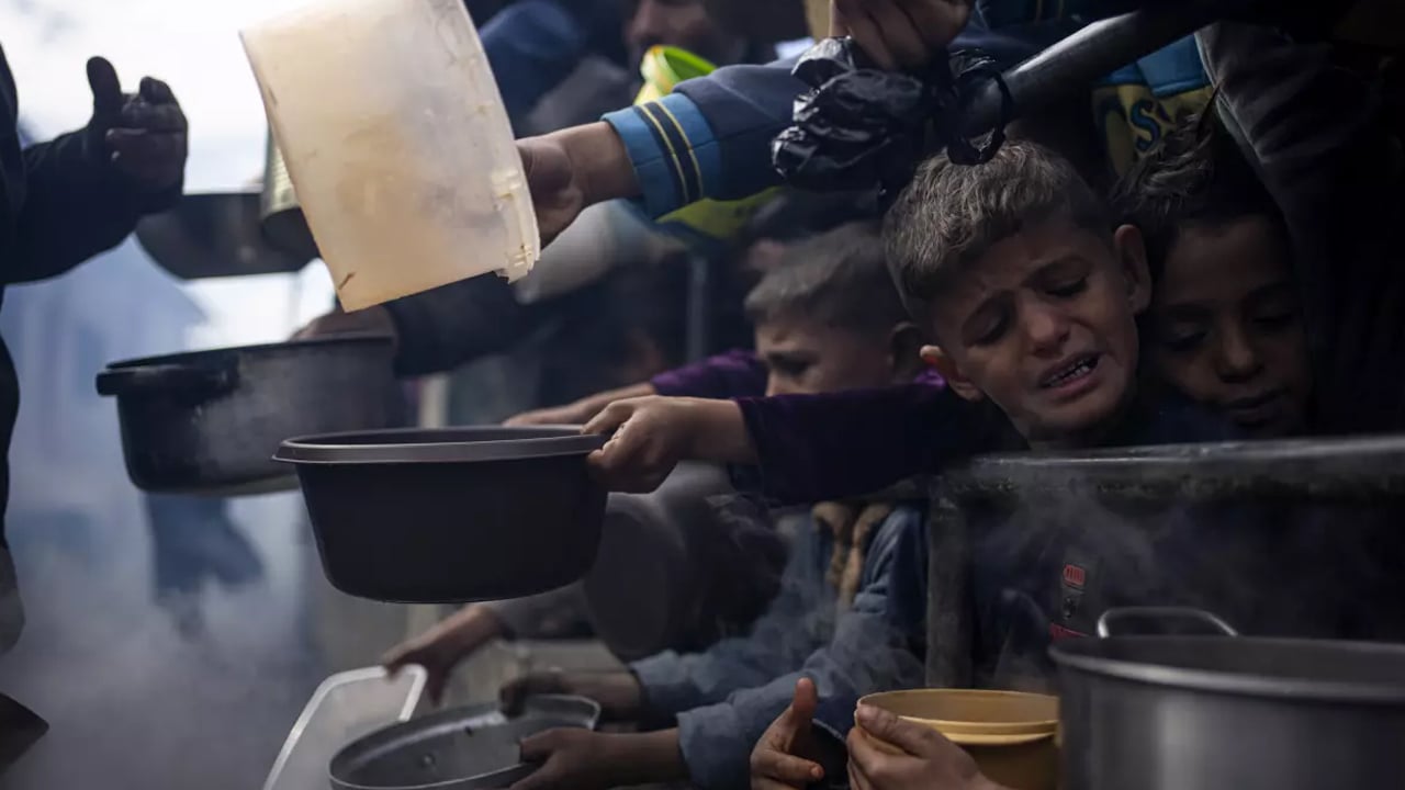 লেবাননে খাদ্য সংকটে ১২ লাখ ৪০ হাজার মানুষ