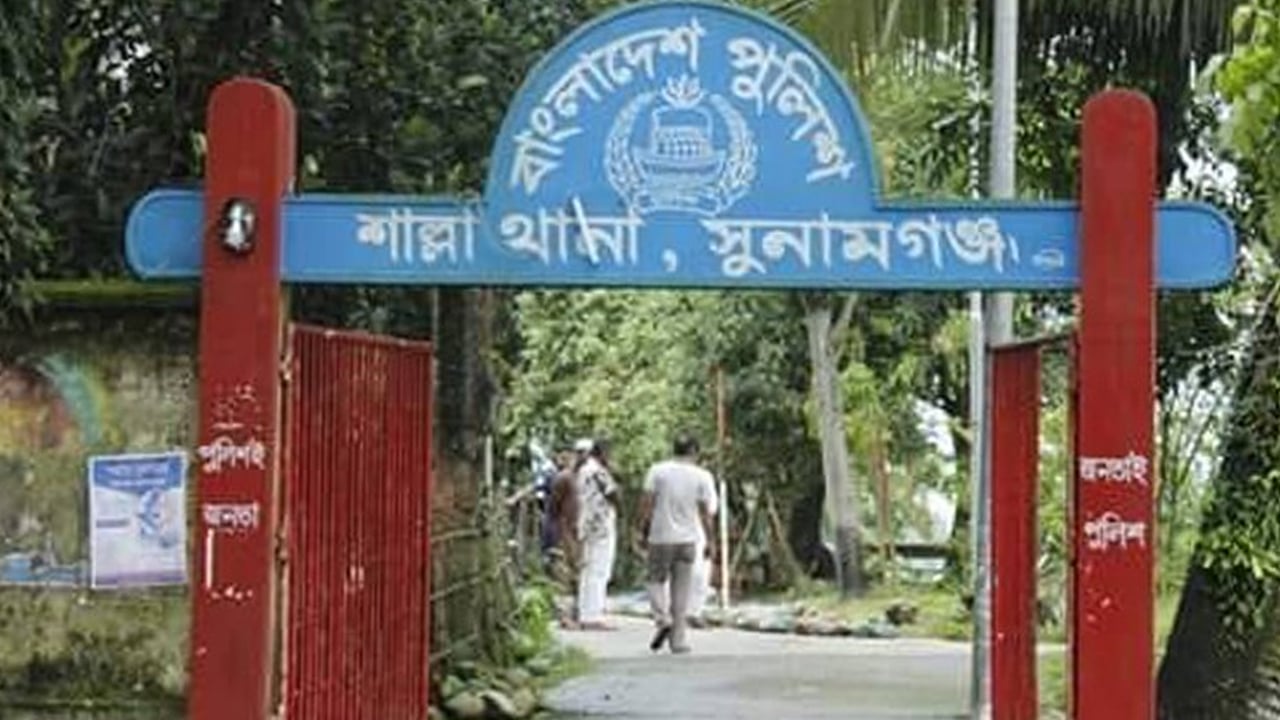 ধর্ষণের অভিযোগ ধামাচাপা দিতে মরিয়া প্রধান শিক্ষক