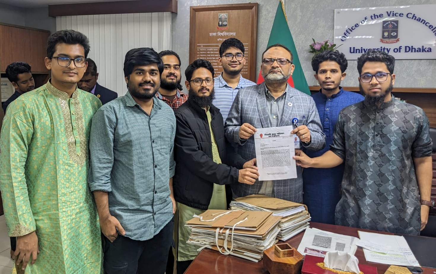 ঢাবির প্রথম শহিদ নজিরের নামে কলাভবনের নামকরণ দাবিতে স্মারকলিপি
