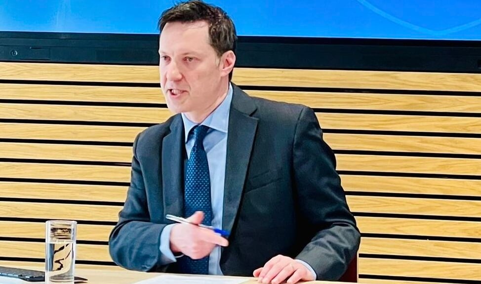 ট্রাম্পের সর্বশেষ হুমকি ‘নৈতিকভাবে নিন্দনীয়’: মাইকেল বেকার