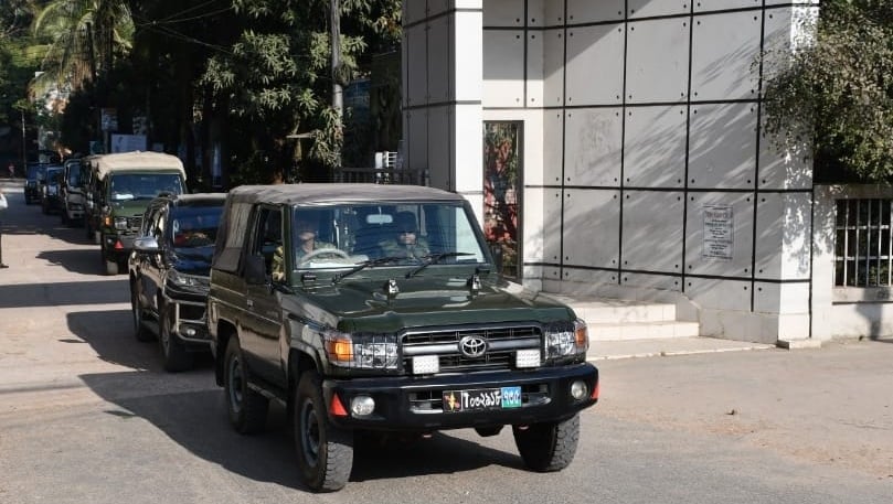 চট্টগ্রাম-৪ আসনের কেন্দ্রগুলোতে যৌথবাহিনীর টহল, সিসি ক্যামেরায় কড়া নজরদারি