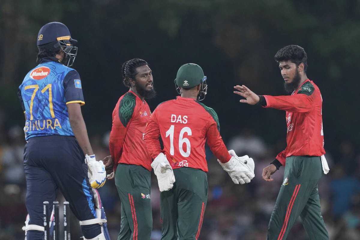 শ্রীলঙ্কাকে ধসিয়ে সিরিজ সমতায় বাংলাদেশ