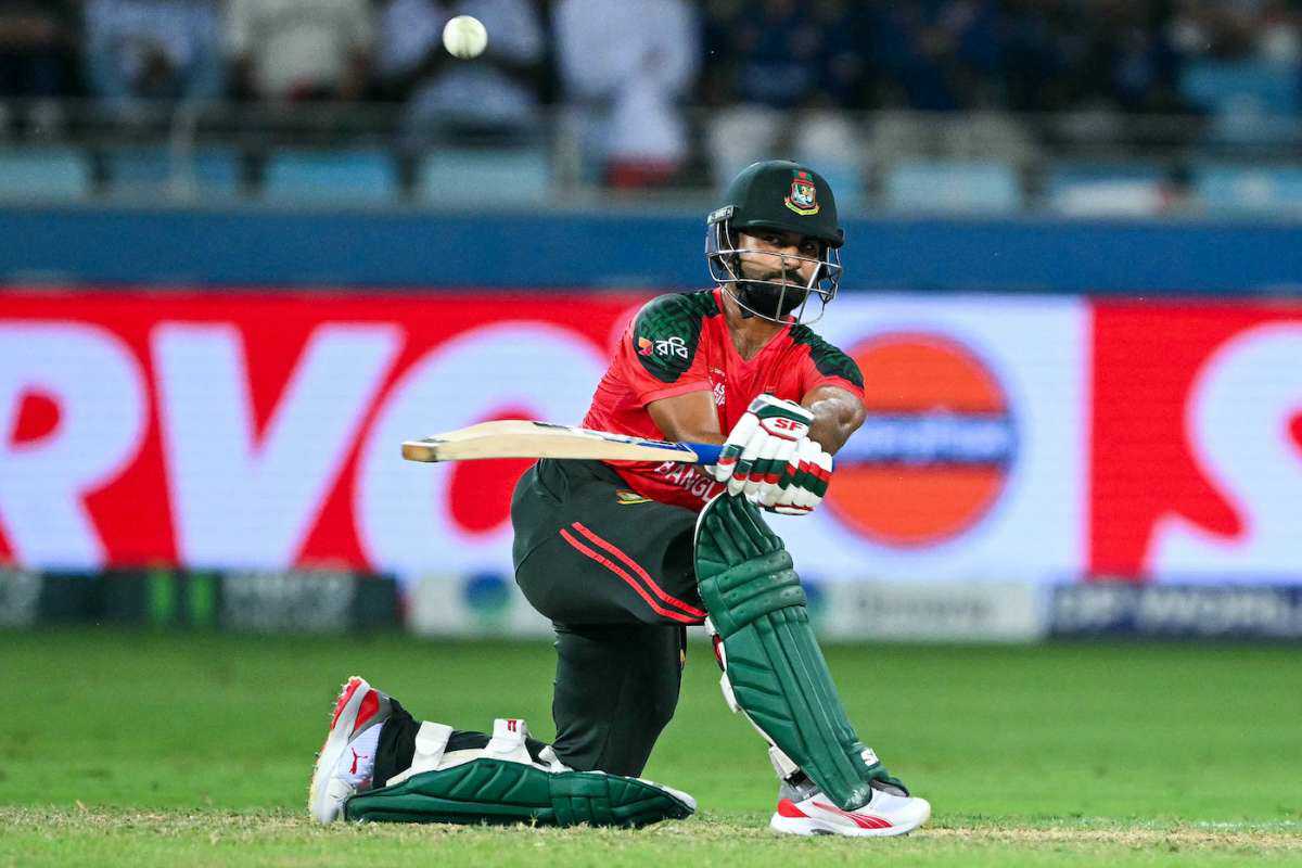 বাংলাদেশের হৃদয় ভেঙে ফাইনালে পাকিস্তান