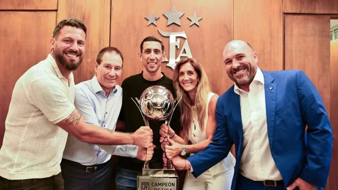 শৈশবের ক্লাবের হয়ে শিরোপা জিতলেন ডি মারিয়া