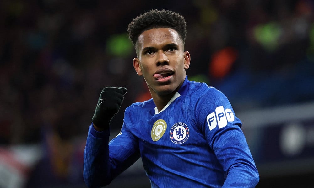 যেন নিখুঁত এক রাত: এস্তেভাও