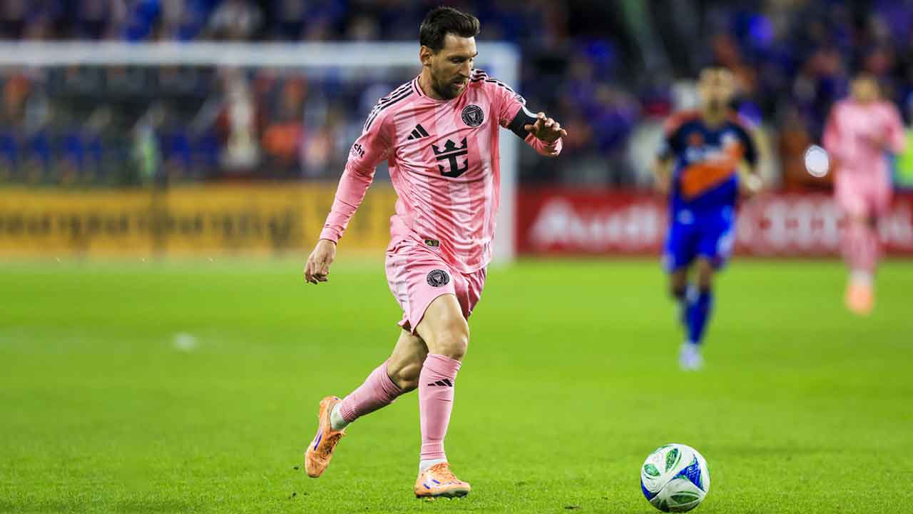 সবাইকে ছাড়িয়ে অ্যাসিস্টের চূড়ায় মেসি