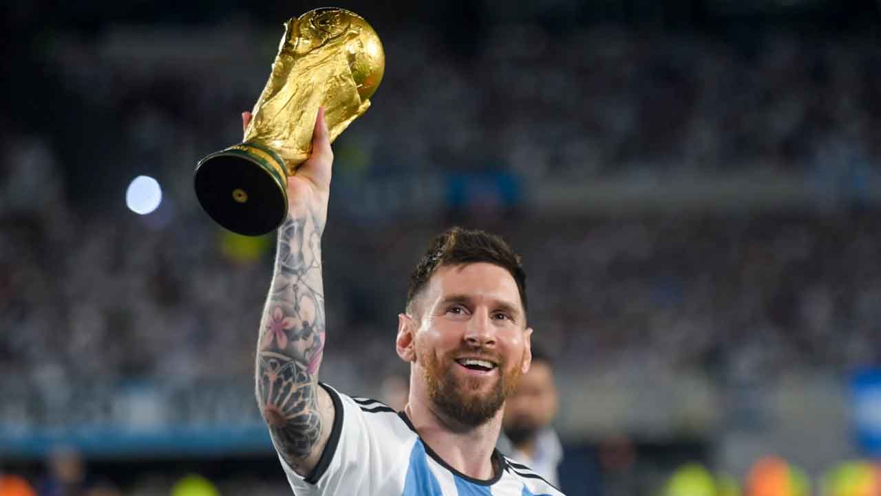 বিশ্বকাপ খেলা নিয়ে অনিশ্চতায় মেসি