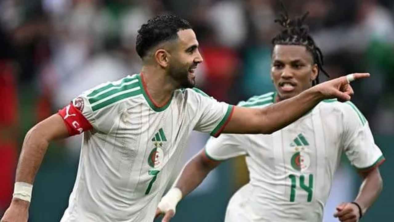 জোড়া গোলে রেকর্ড গড়ে আলজেরিয়ার জয়ের নায়ক মাহরেজ