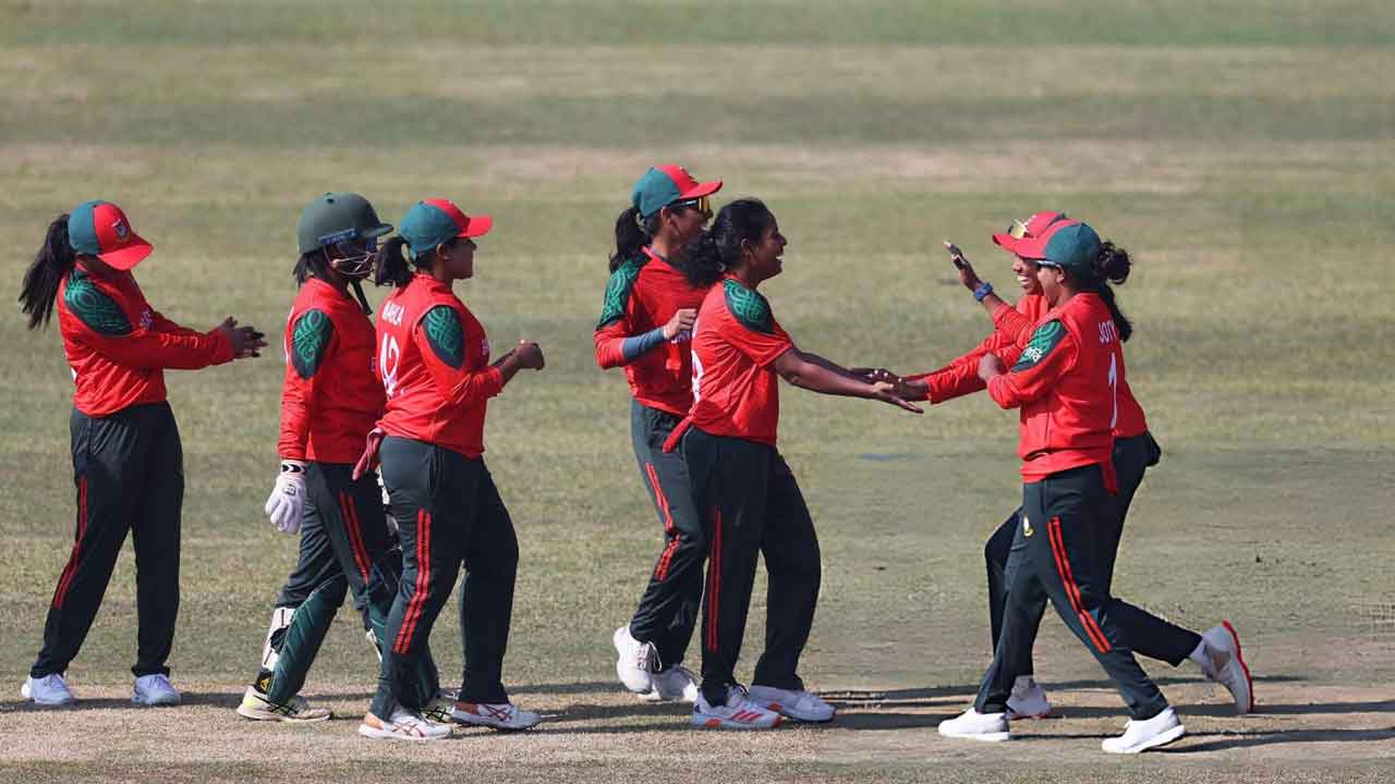 স্বর্ণার নৈপুণ্যে পাপুয়া নিউ গিনিকে হারাল বাংলাদেশের