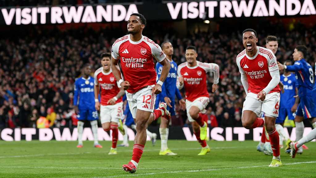 আর্সেনাল-ম্যানইউয়ের জয়