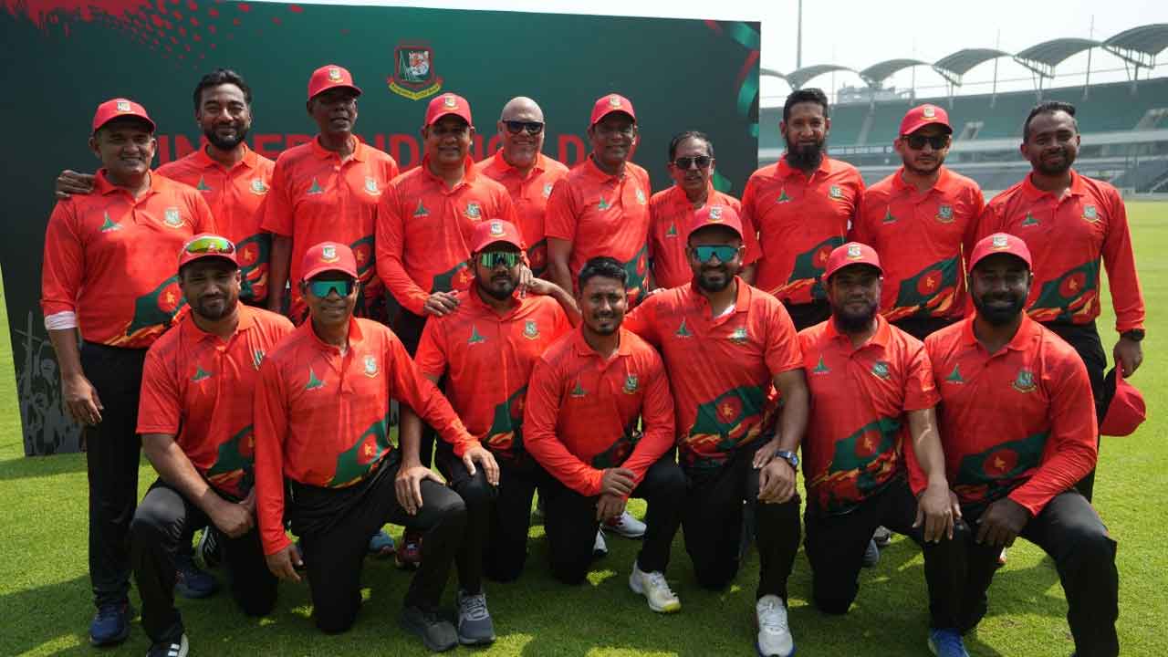 রফিক-নাসিরের ঝড়, সানির ঘূর্ণিতে বড় জয় লাল দলের