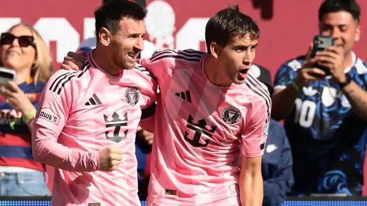 মেসির ডাবল গোলে জিতলে মেসি