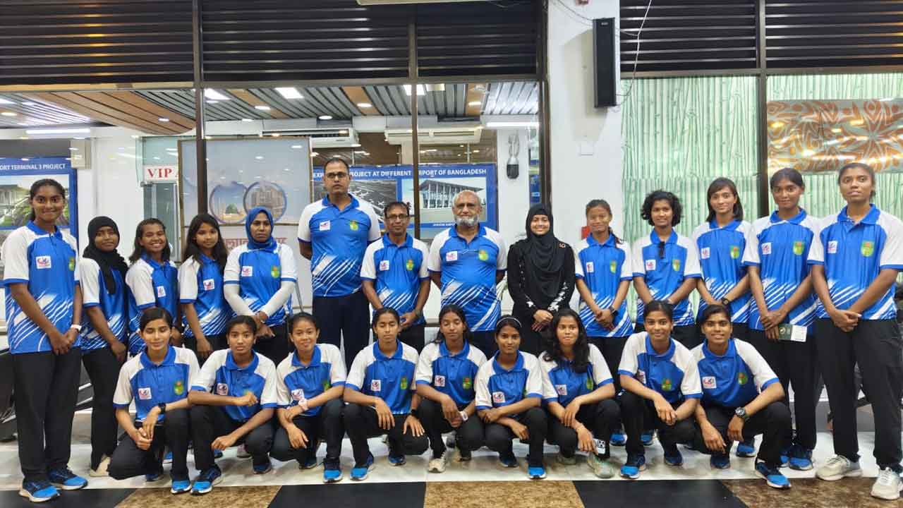 ইতিহাস গড়ার অপেক্ষায় নারী হকি দল