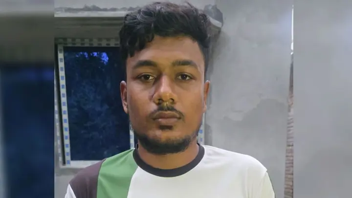 প্রধানমন্ত্রীর বাসের ছবিতে স্নাইপার দিয়ে গুলি করার মন্তব্যকারী সেই যুবক রিমান্ডে