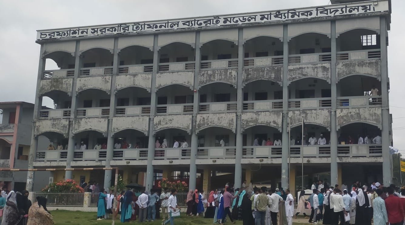 কেন্দ্রে ফ্যান না থাকায় গরমে অসুস্থ হয়ে হাসপাতালে ২ এসএসসি পরীক্ষার্থী