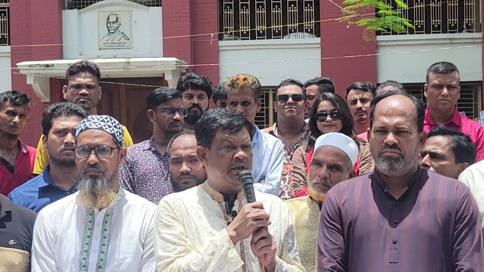 জনগণের সমস্যা নিরসনে নির্বাচিত জনপ্রতিনিধির বিকল্প নেই: রহমাতুল্লাহ