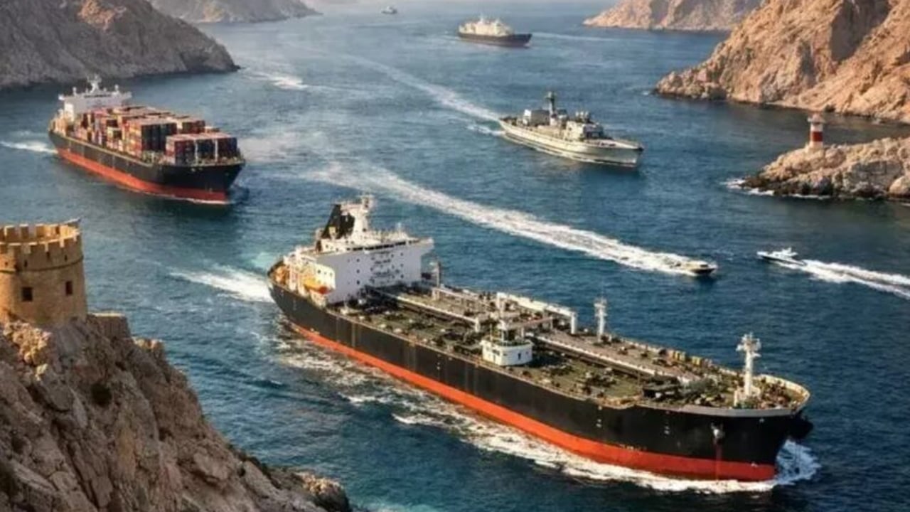 হরমুজ পার হতে লাগবে ইরানের অনুমতি