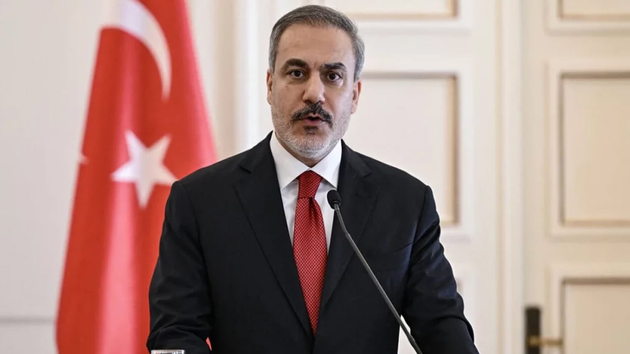 হরমুজ প্রণালিতে মাইন অপসারণে অংশ নিতে পারে তুরস্ক: হাকান ফিদান