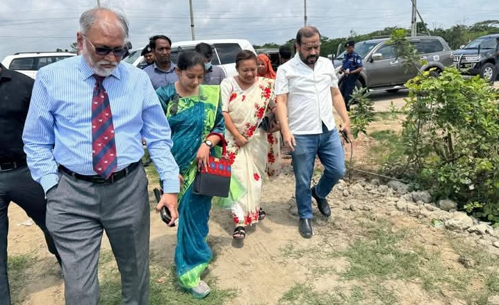 কর্ণফুলীতে ৫০০ শয্যা হাসপাতাল নির্মাণের সম্ভাব্য স্থান পরিদর্শন স্বাস্থ্য উপদেষ্টার