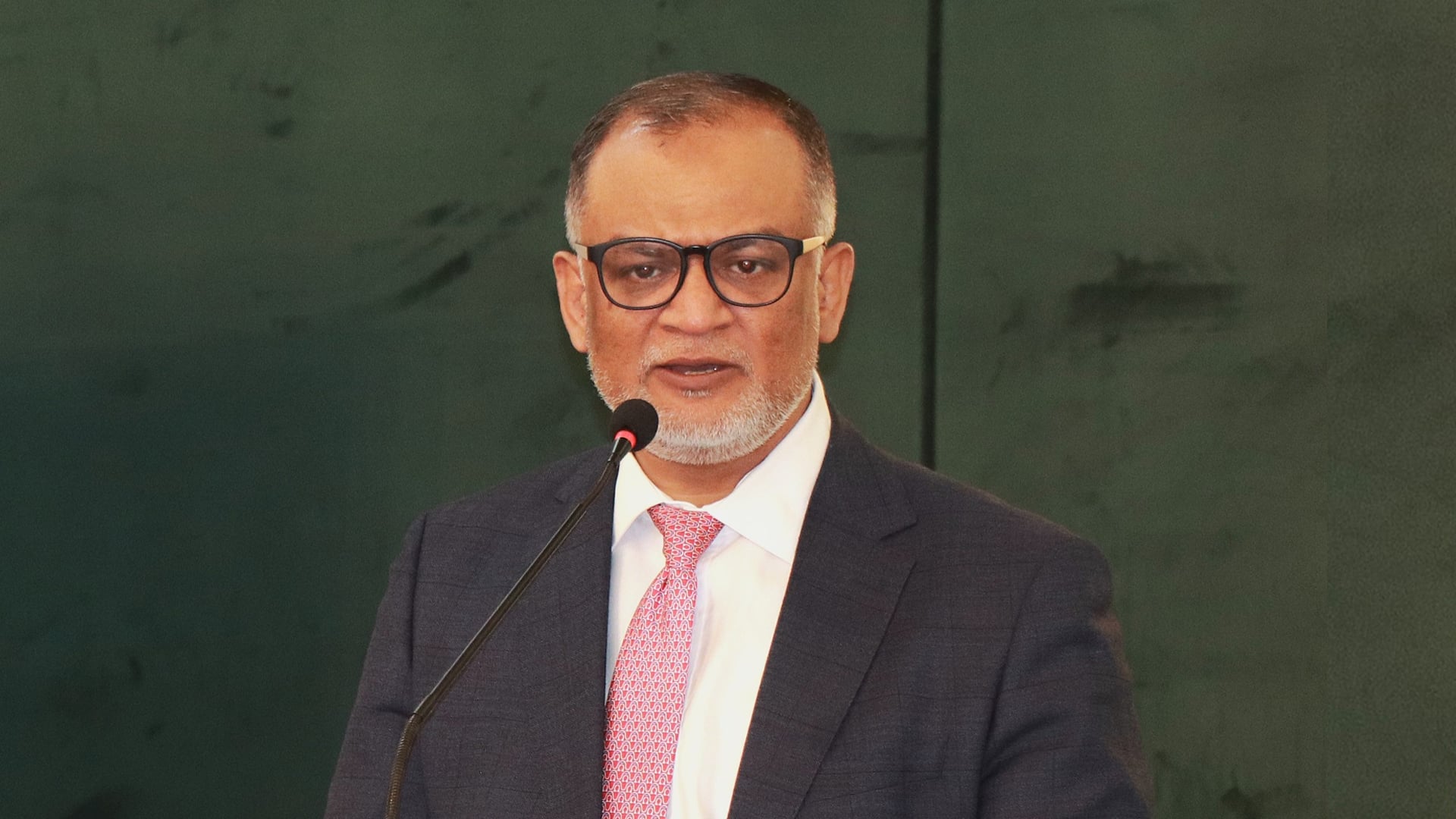 খাদ্য নিরাপত্তায় বিনিয়োগ বাড়াতে হবে: বাণিজ্য উপদেষ্টা