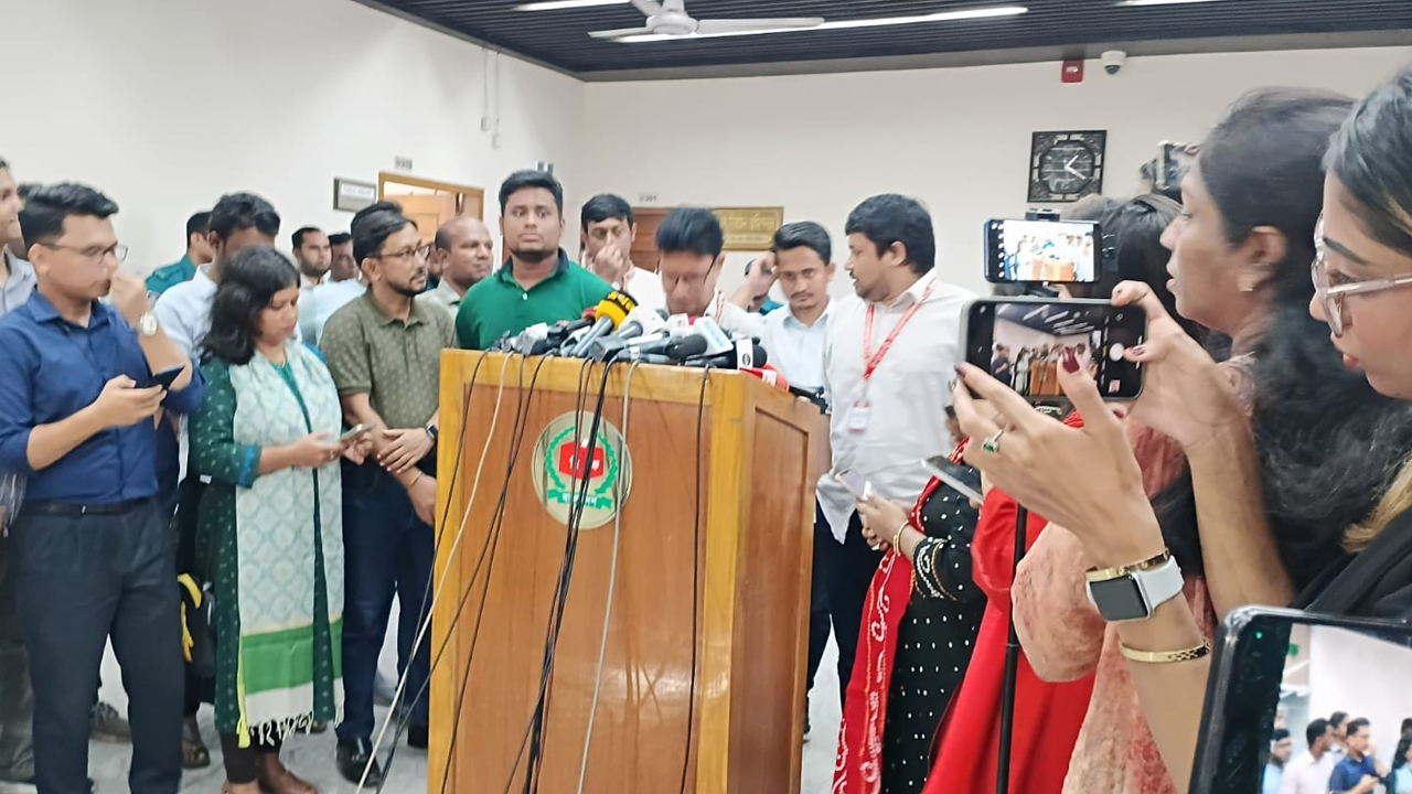 দলীয় মুখপাত্র হিসেবে কাজ করছে নির্বাচন কমিশন: এনসিপি