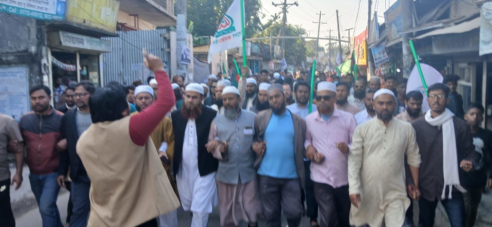 বাউফলে বিএনপি-জামায়াতের সংঘর্ষে রণক্ষেত্র, আহত ৪০