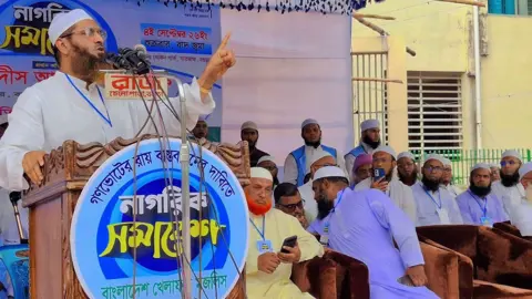 গণভোটের রায় না মানলে সরকারের বৈধতা প্রশ্নবিদ্ধ: মামুনুল হক