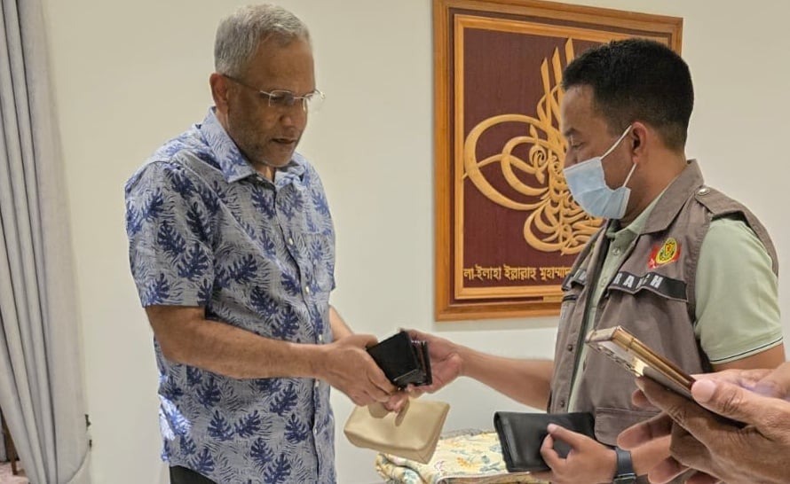 আয়নাঘরের হোতা ডিজিএফআইয়ের সাবেক প্রধান মামুন খালেদ গ্রেপ্তার