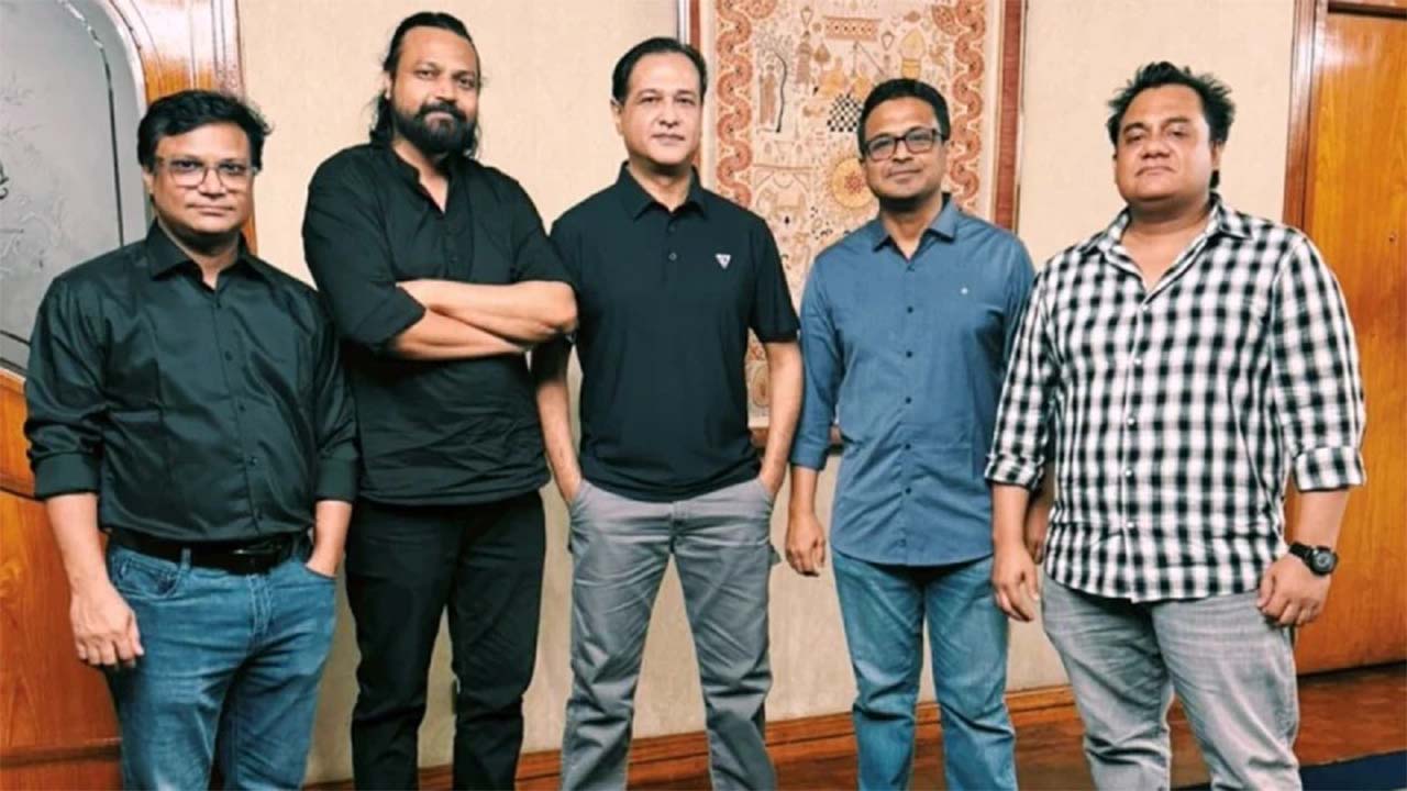 ১৭ বছর পর যুক্তরাষ্ট্রে যাচ্ছে আসিফ আকবরের গানের দল