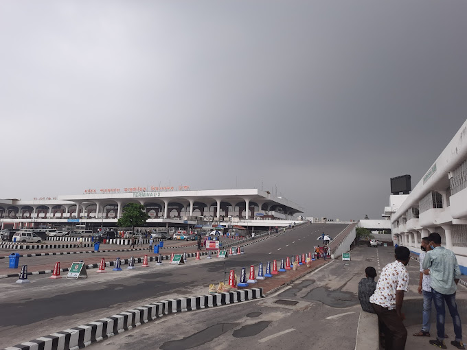 বিমানবন্দরে অসুস্থ ব্যাংককগামী যাত্রী