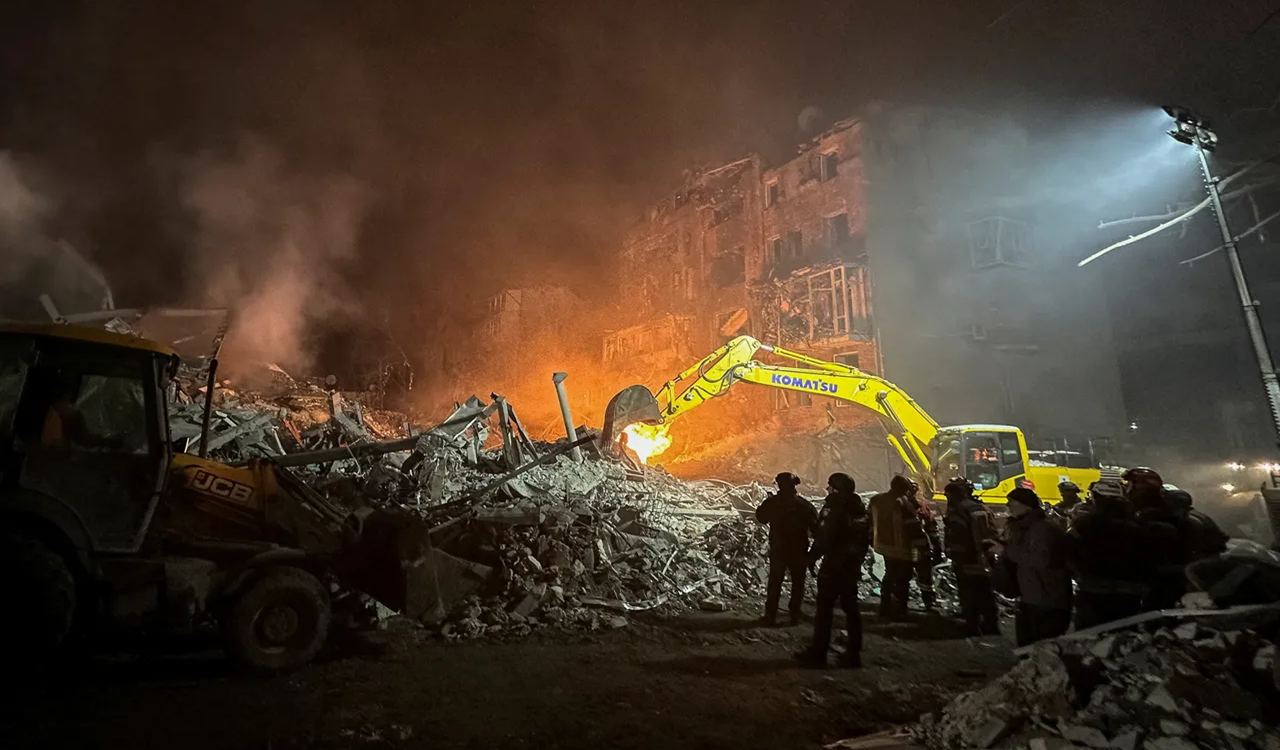 ইউক্রেনে রুশ হামলায় নিহত ২, শিশুদের চিকিৎসা কেন্দ্রে আগুন