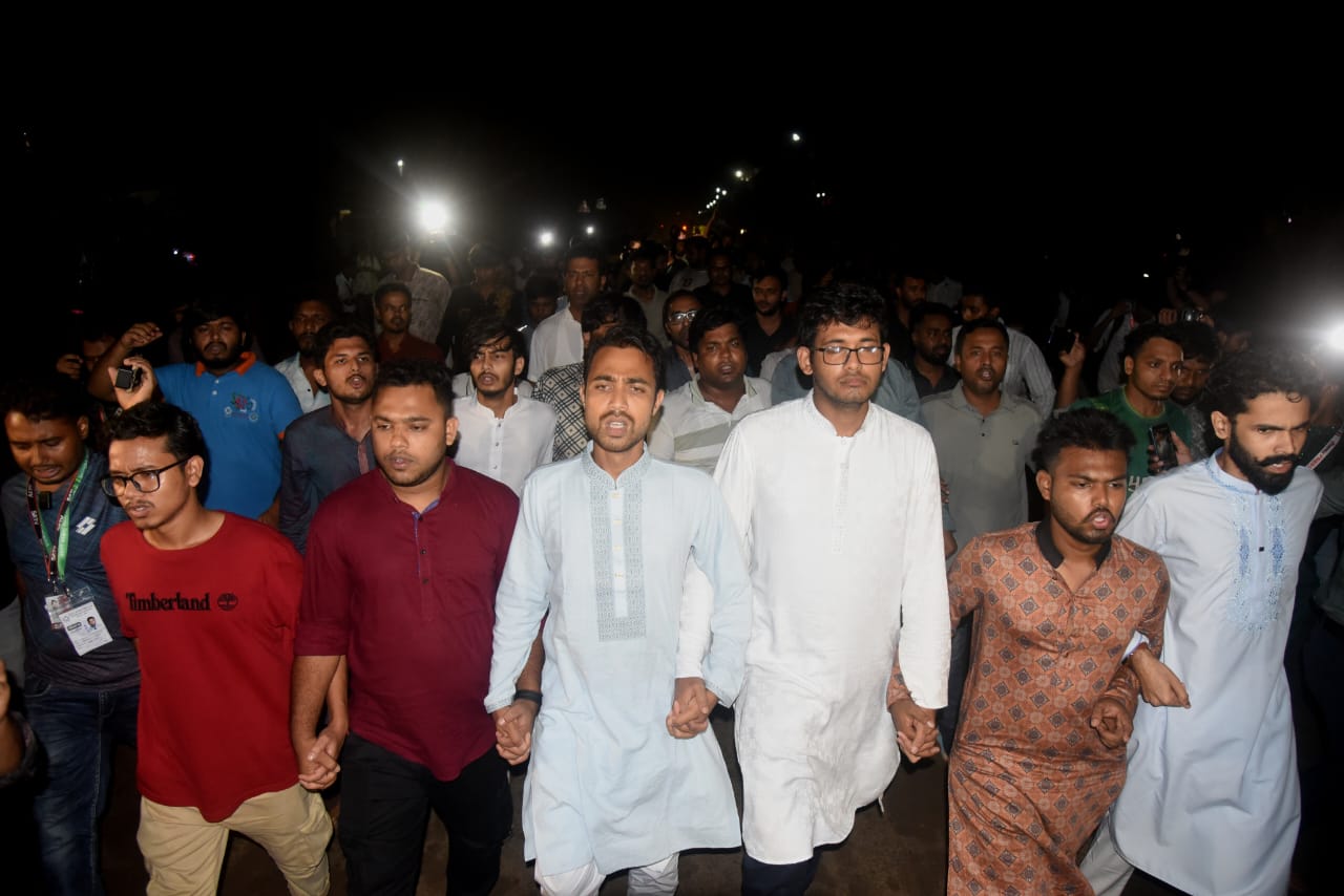 জাকসু নির্বাচনে ভোট কারচুপির প্রতিবাদে ছাত্রদলের বিক্ষোভ