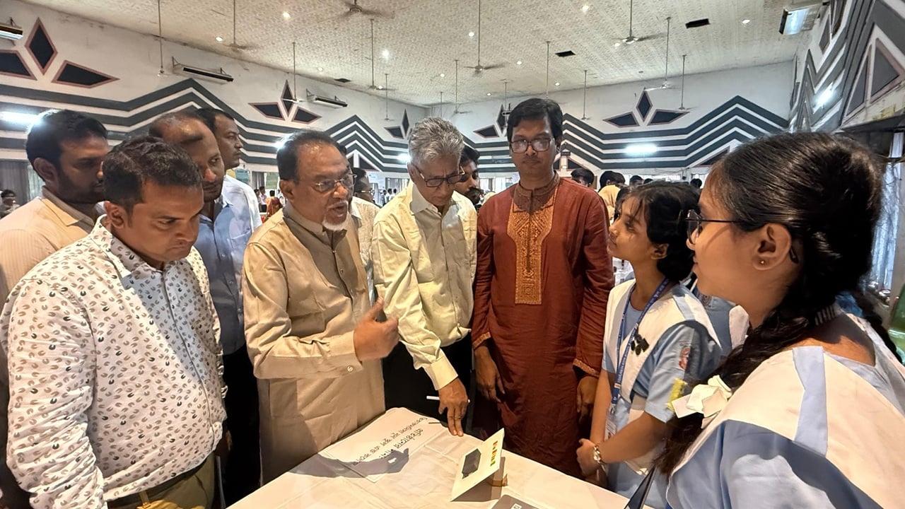 সন্তানকে বৈশ্বিক নাগরিক হওয়ার জন্য প্রস্তুত করুন: জনপ্রশাসন বিষয়ক উপদেষ্টা