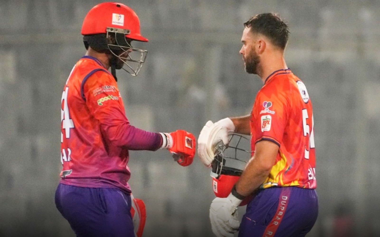 পারিশ্রমিক ছাড়াই ফিরলেন রাজশাহীর বিদেশিরা