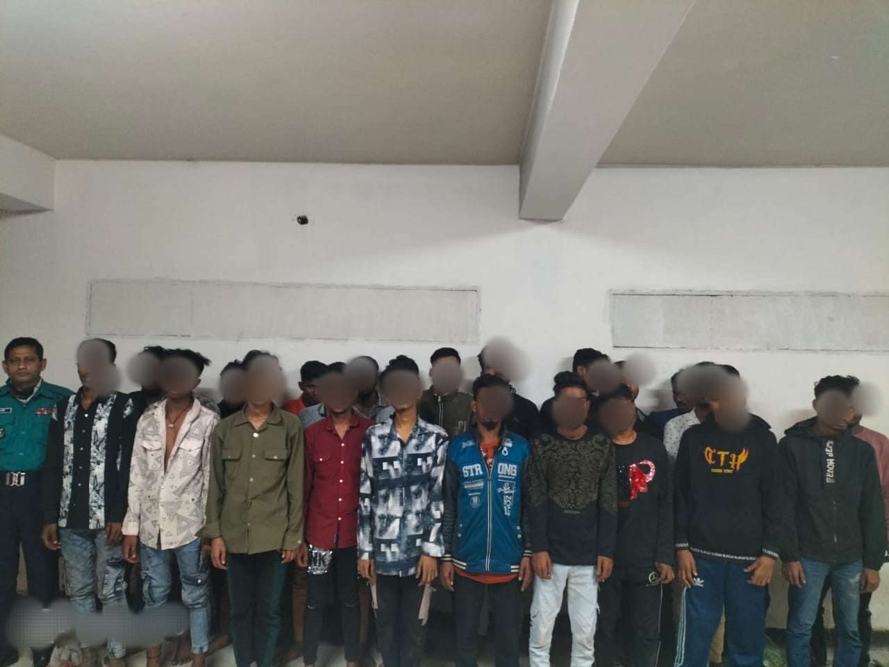 রাজধানীতে ২৮ পেশাদার ছিনতাইকারীসহ গ্রেপ্তার ৩১