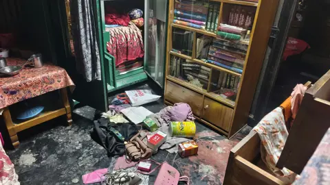 কেরানীগঞ্জে জমির বিরোধে বাড়ি ভাঙচুর, নগদ টাকা ও স্বর্ণালংকার লুটের অভিযোগ