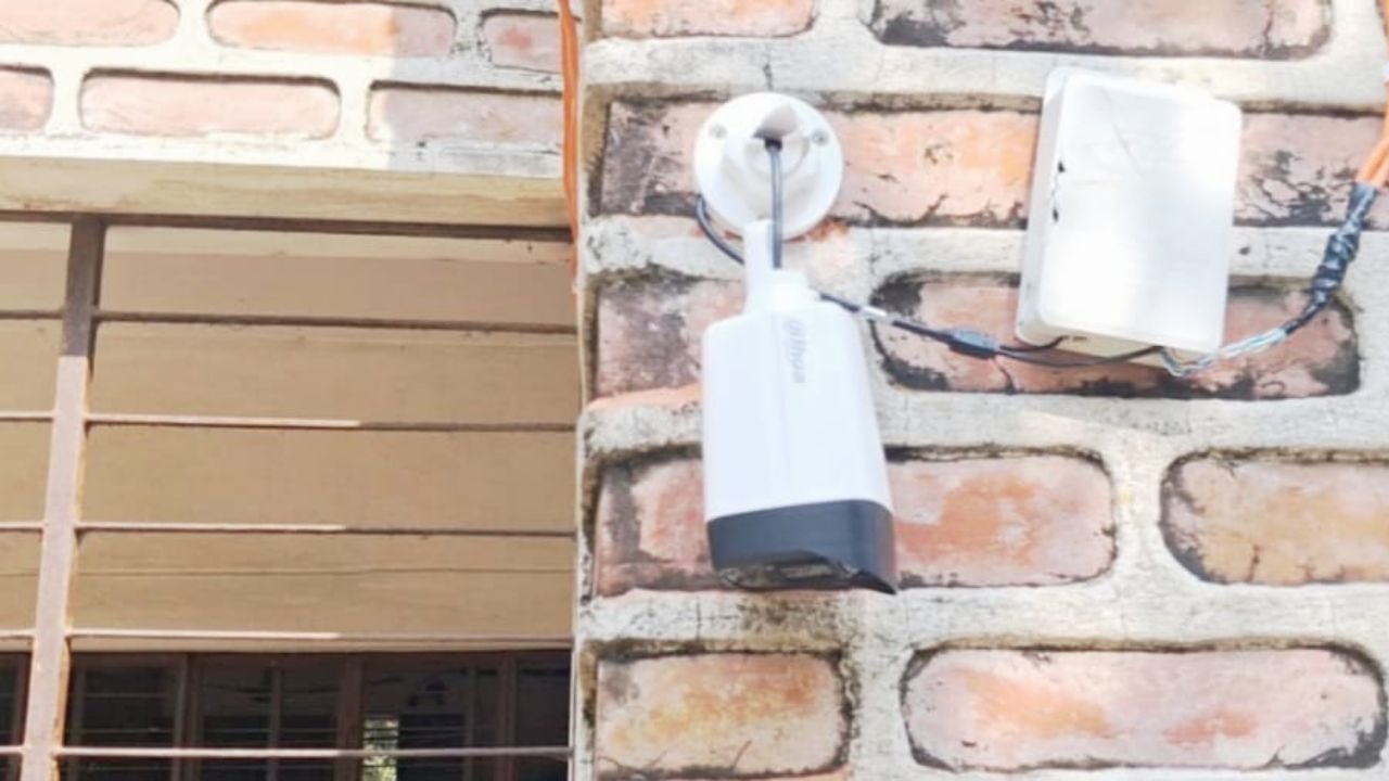 মাগুরায় ভোটকেন্দ্রে স্থাপিত সিসি ক্যামেরা ভাঙচুর