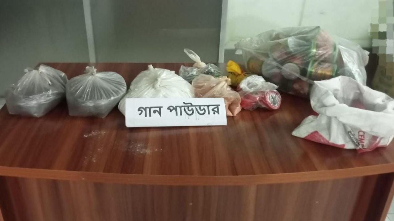 শিবগঞ্জে বোমা তৈরির সরঞ্জামসহ ৯ কেজি গান পাউডার উদ্ধার
