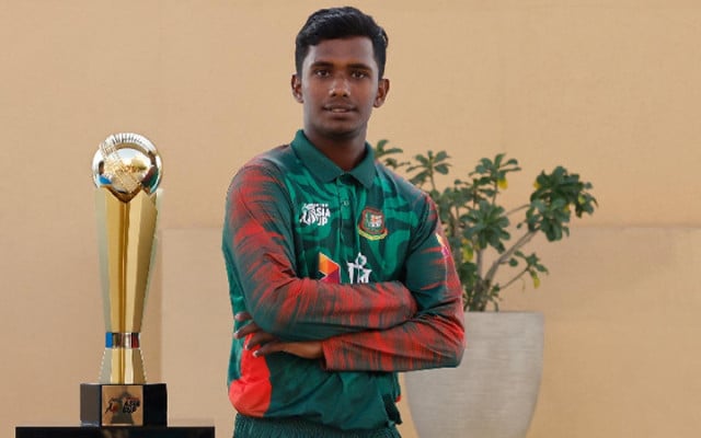 বাংলাদেশের নেতৃত্বে আজিজুল হাকিম