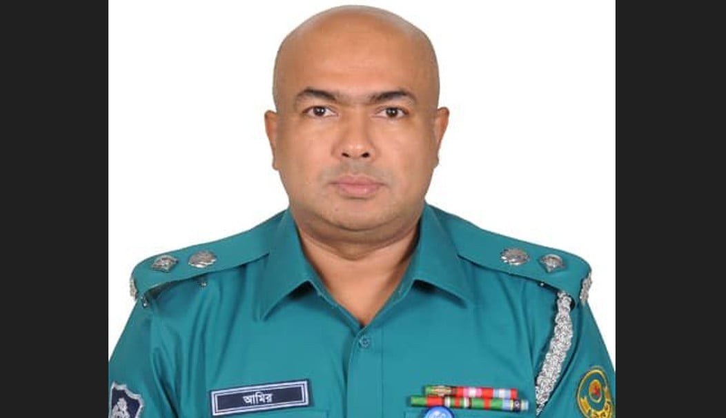 অভিযানের মধ্যেই বদলির খবর শুনলেন ডিসি আমিরুল