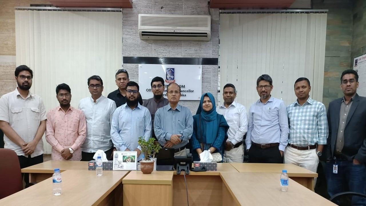 ঢাবি উপাচার্যের সঙ্গে ঢামেক প্রতিনিধিদলের সাক্ষাৎ