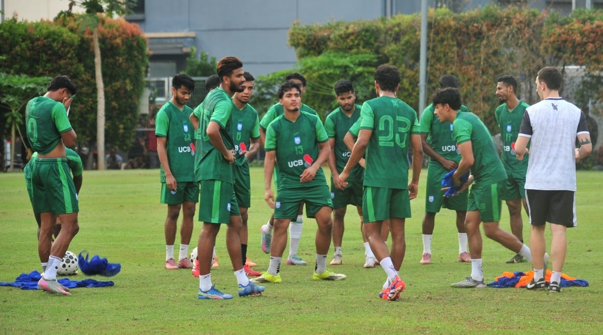 সিঙ্গাপুর ম্যাচে নির্ভুল ফুটবল চায় বাংলাদেশ